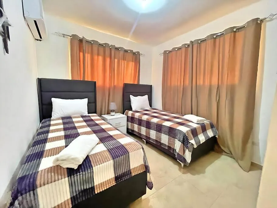 Apto 3 Habitaciones Zona Tranquila Con Parqueo Concepción de La Vega Apartment